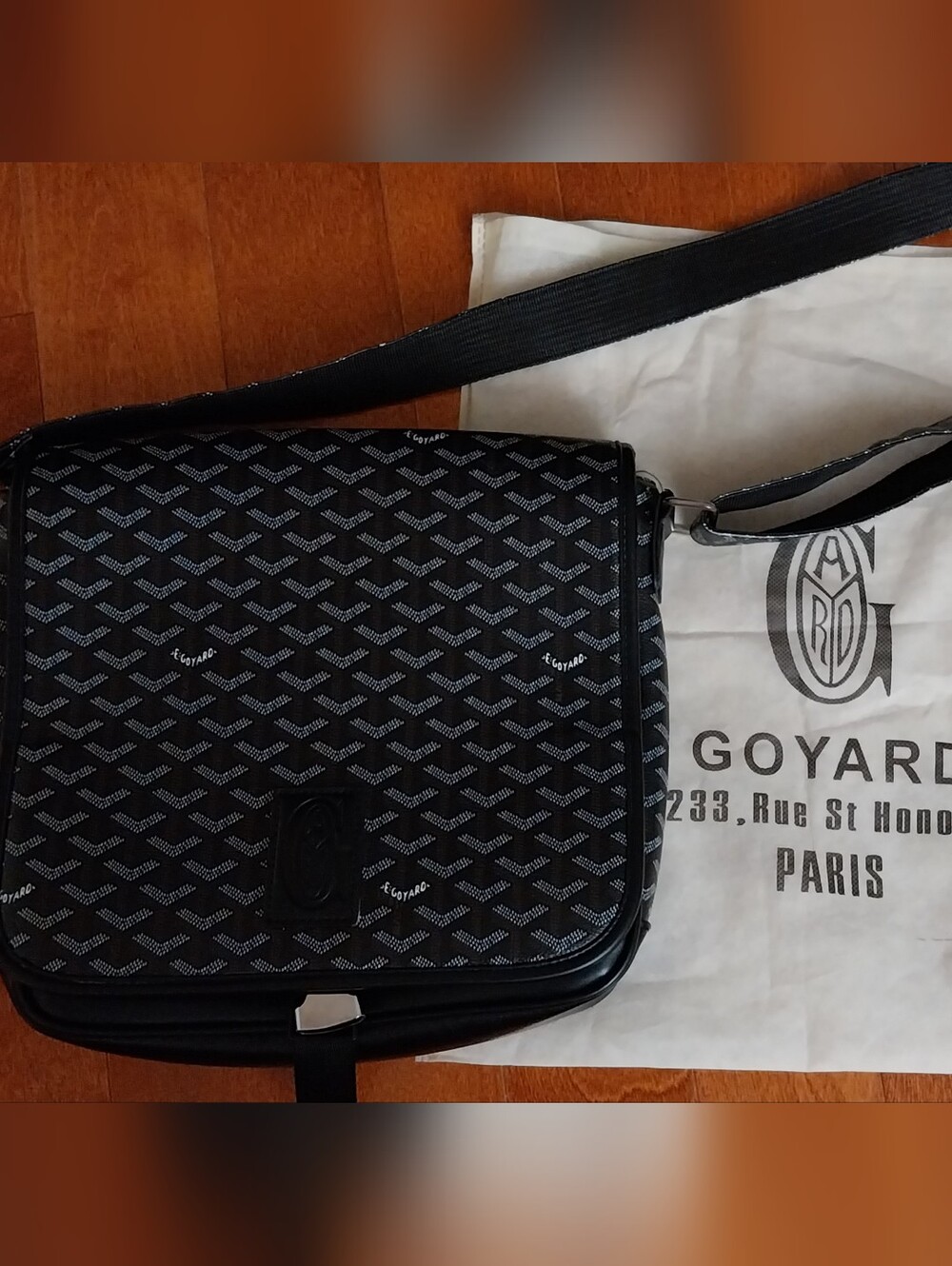 👜Black Messenger Bag - Signature Pattern